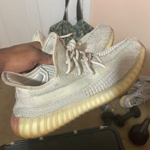Yeezy 350 v2 Citrin Size 10.5
